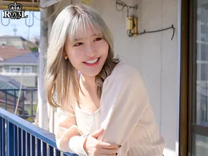 Người mình thầm thương trộm nhớ chị nhà kề bên, thanh niên làm liều nhìn trộm và bị bắt gặp