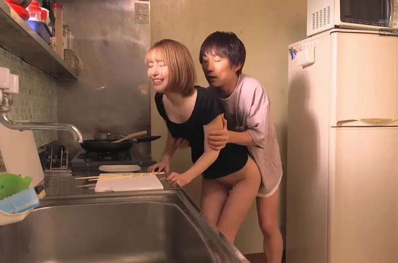 Người yêu của anh trai mất nết về quê chơi rồi đụ với cậu em chồng