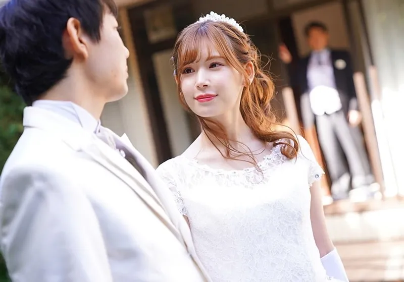 Bố ông chồng xoạc bạn gái của con trai ngay sau lễ cưới của con trai